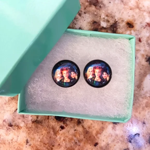 💥 SALE 💥 Halloween Girls Stud Earrings - Picture 1 of 1